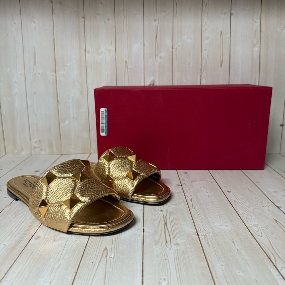 Valentino Garavani Roman Stud Quilted Matelassé Slide Sandal Gold Sz 35 / 5